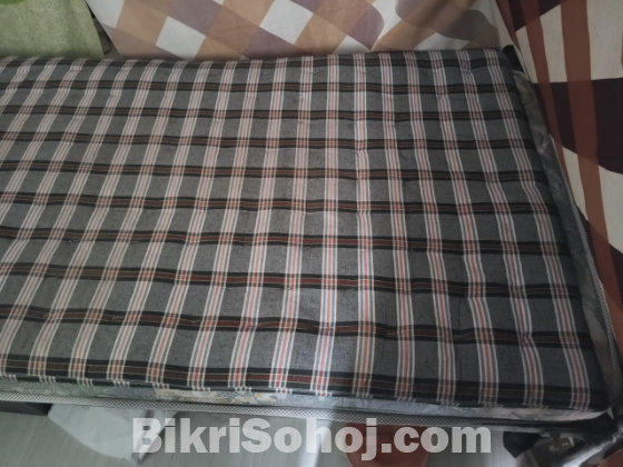 স্টিলের সিঙ্গেল খাট সাথে তোশক and Mattress